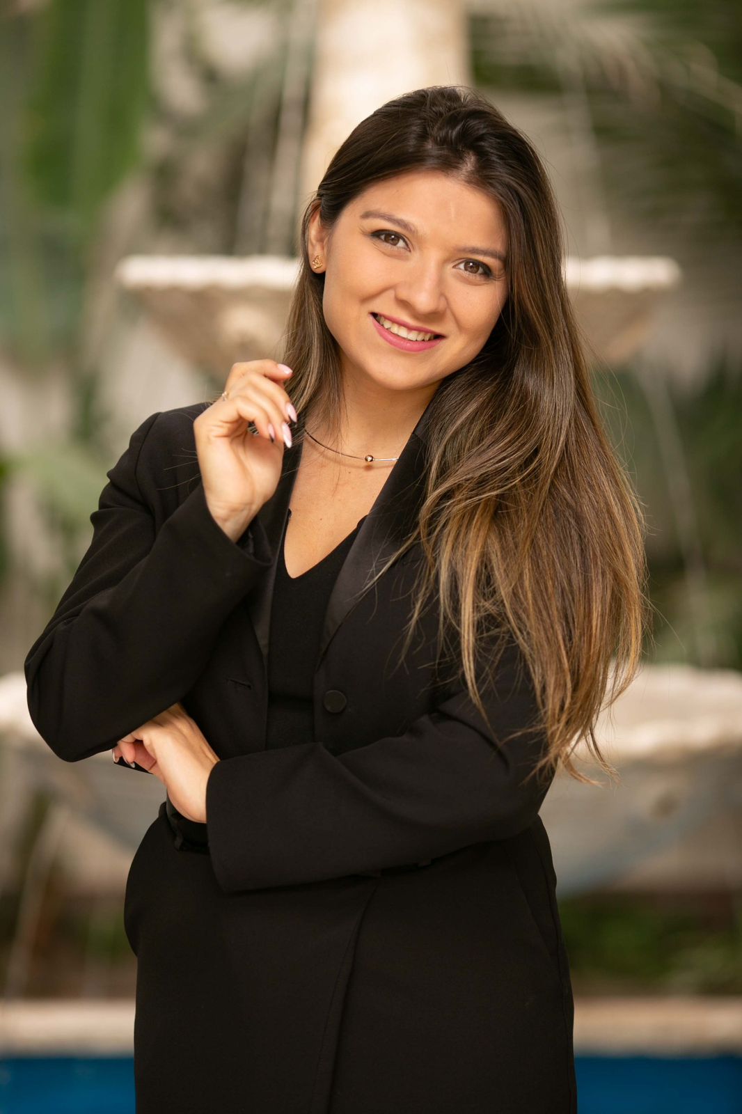 Professional portrait of Chiara Bolzon, founder of AMIWIA.
